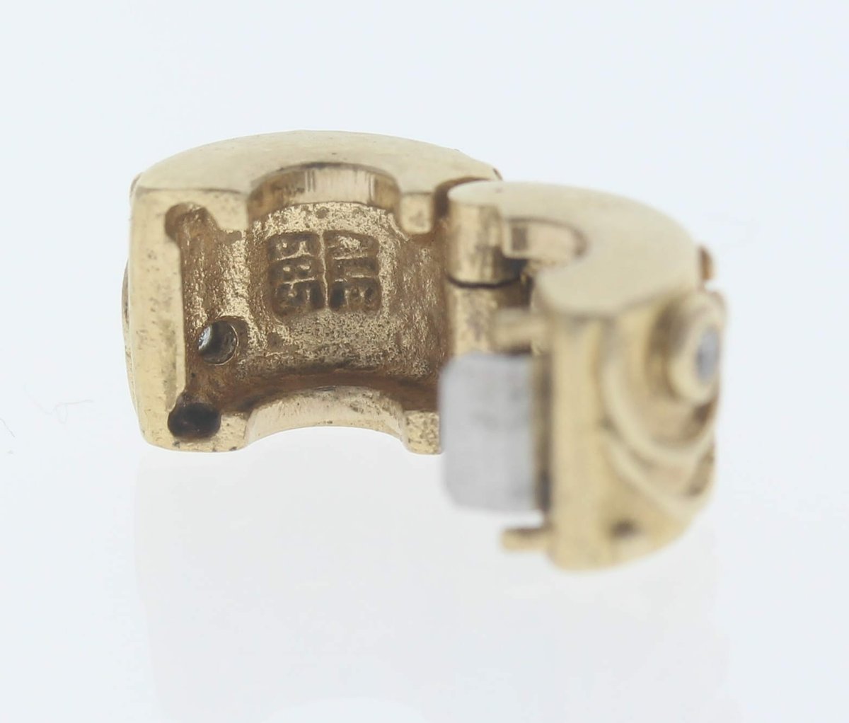 08121801-pandora-14ct-gold-clip-charm-with-diamonds-babbling-brook-750418d-retired-ale-585