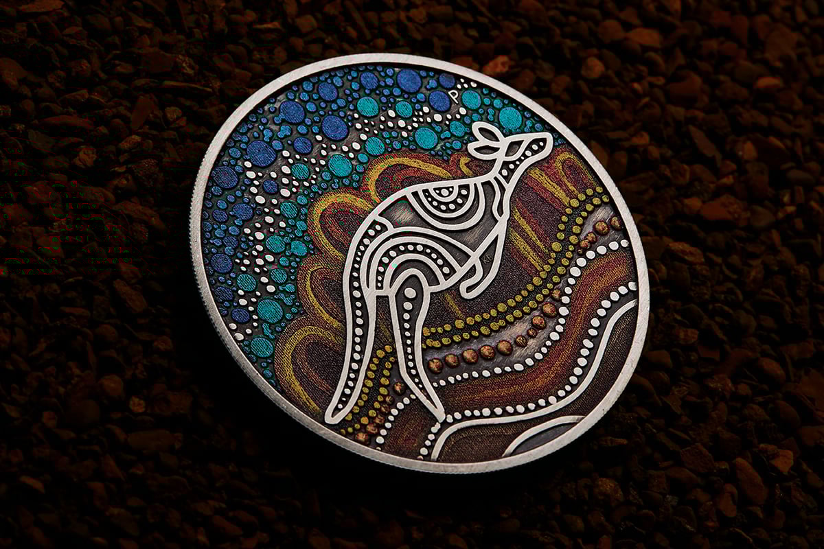 23n02aaa-2023-kangaroo-yongka-2oz-silver-antiqued-coloured-coin